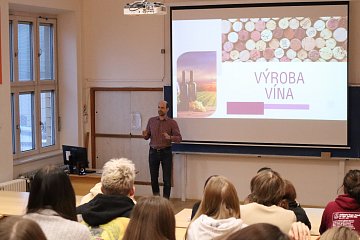 Den otevřených dveří s firmami a partnery z praxe